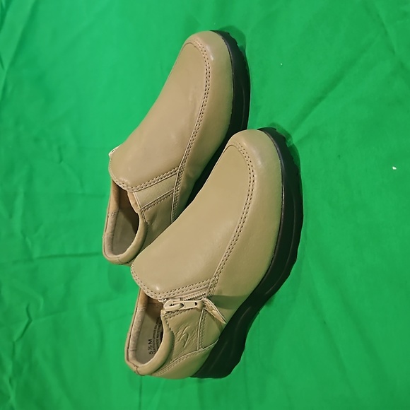 Dr. Scholles womens tan leather zippered loafers casual shoe - Picture 1 of 12